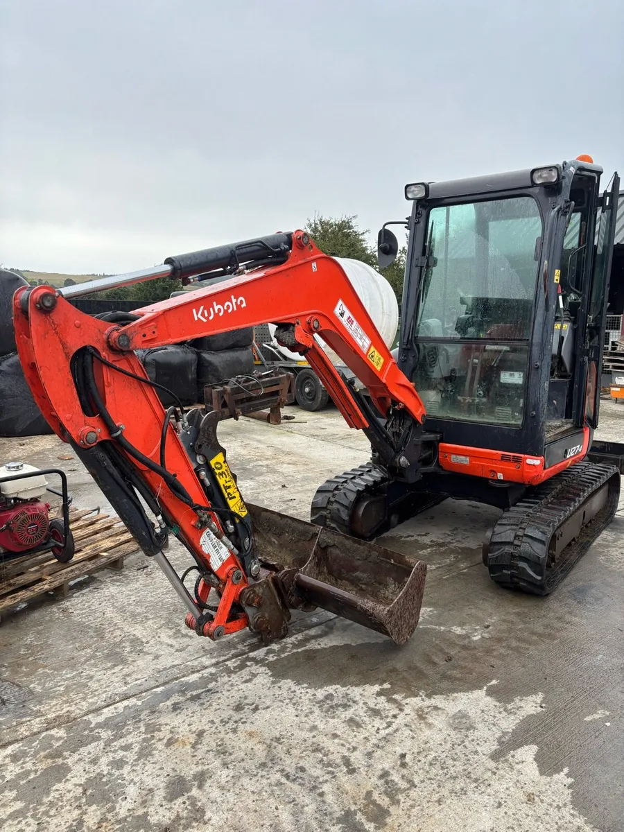 Kabota mini digger and trailer - Image 2