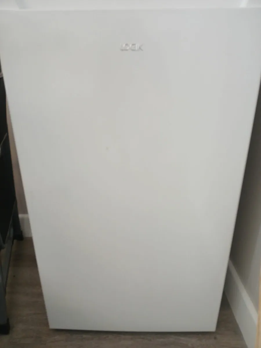 Logik under counter fridge - Image 1