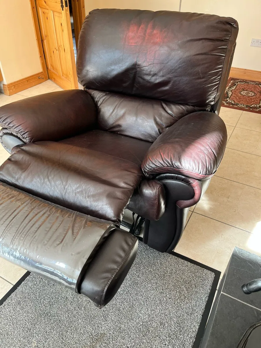 Leather couch - Image 4