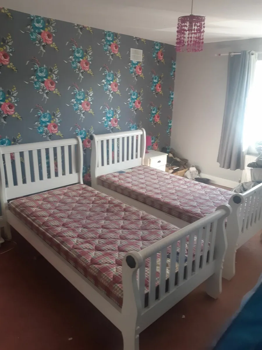 2 no. Single beds