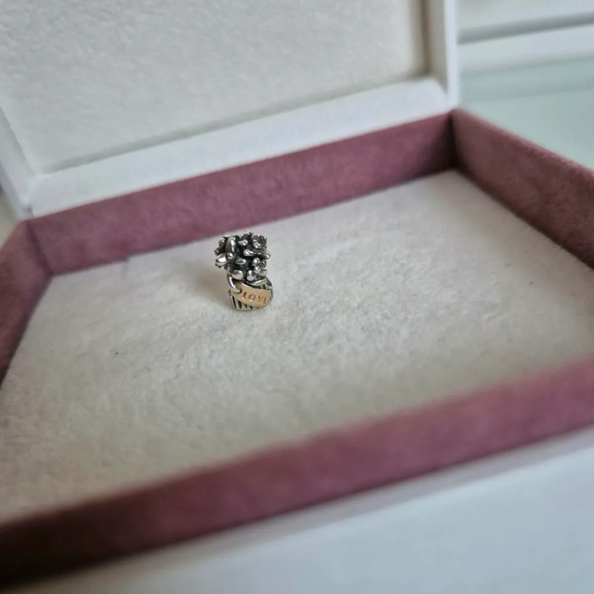 Pandora charm flower love gold - Image 2