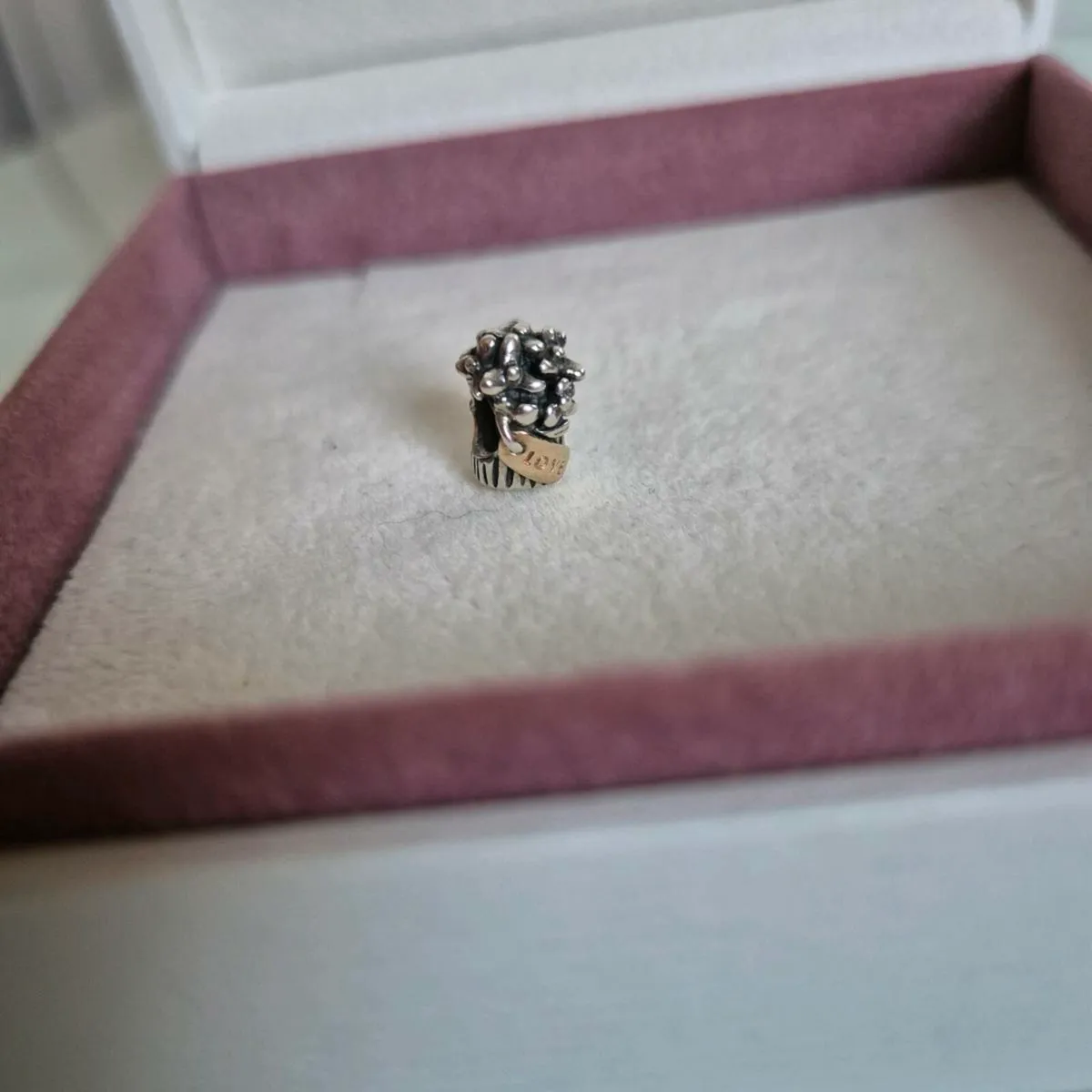 Pandora charm flower love gold - Image 4