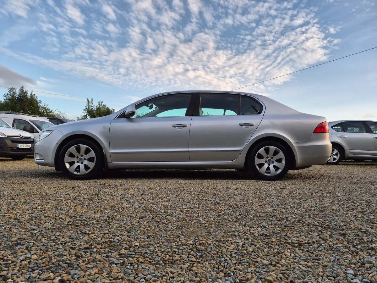 Skoda Superb 2011 Diesel - Image 1