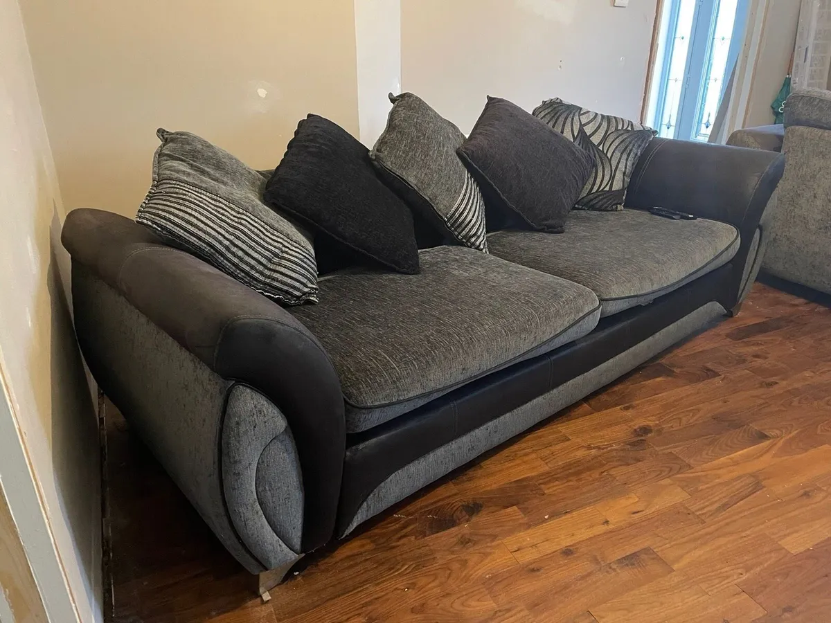 Pair of DFS Evisa Sofas 4 & 2 Seater €685 for both - Image 4
