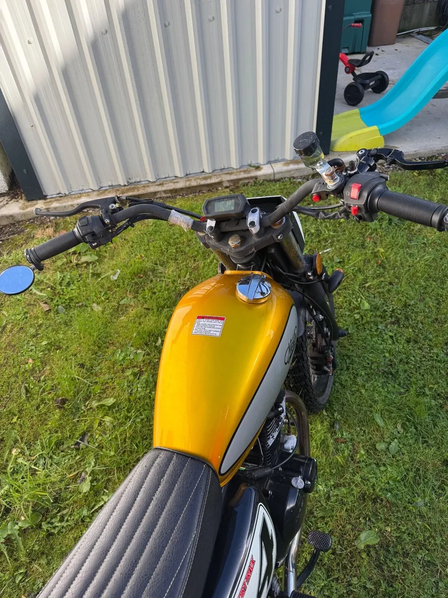 Mash 125cc motorbike 2022 🌟 €800 - Image 4