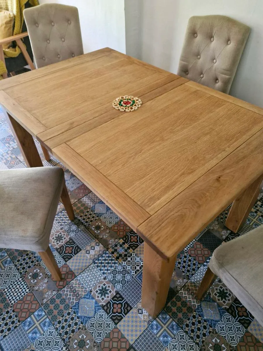 Dining table - Image 1
