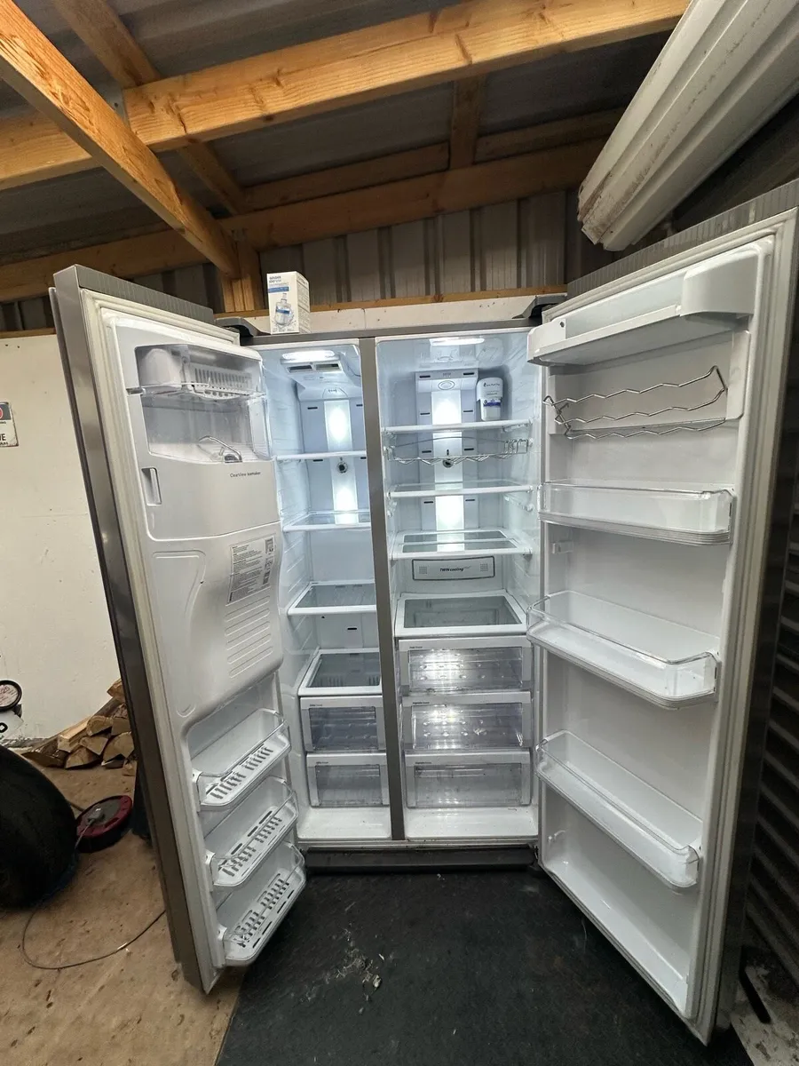 Samsung American style fridge freezer. - Image 3
