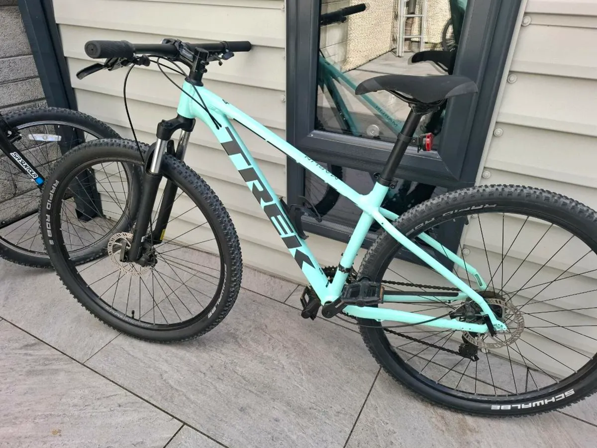 Trek Mountain bike + Carrera mountain bike - Image 2