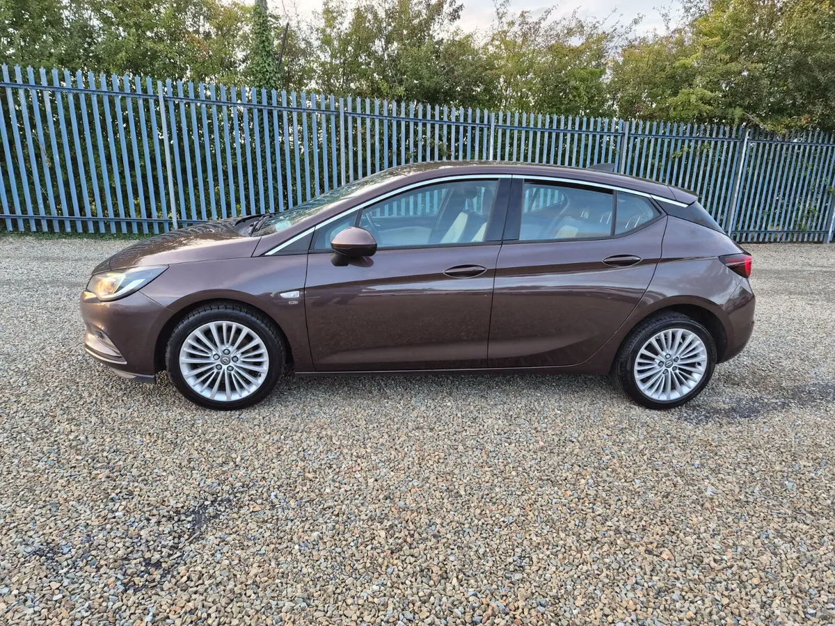 High spec Opel Astra 2016 5 dr - Image 1