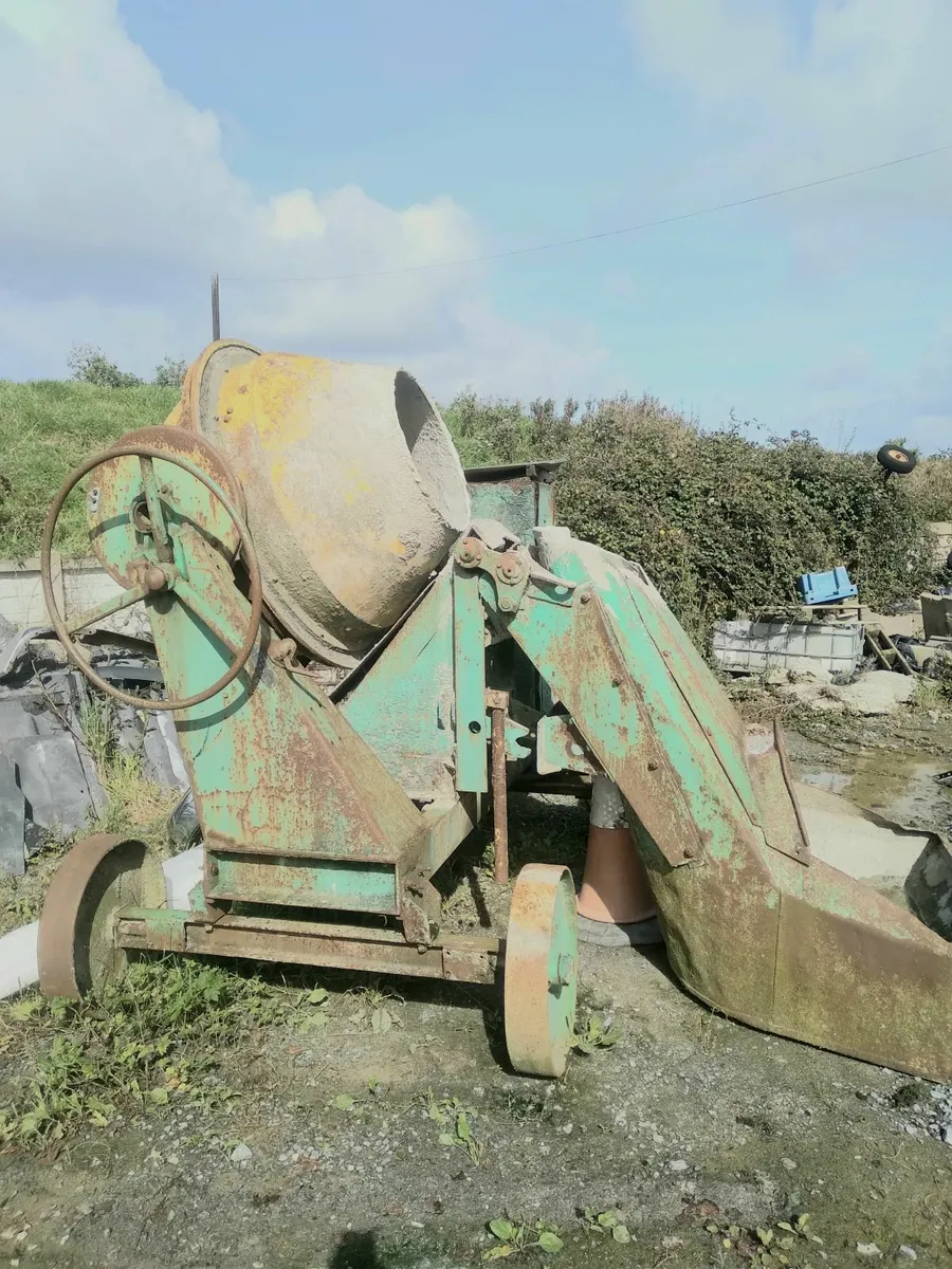 Concrete mixer
