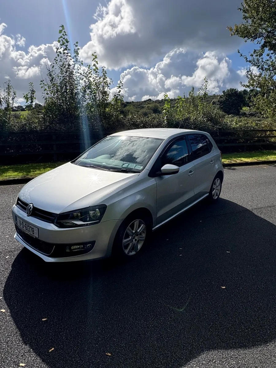 Volkswagen Polo 2011 AUTOMATIC - Image 3