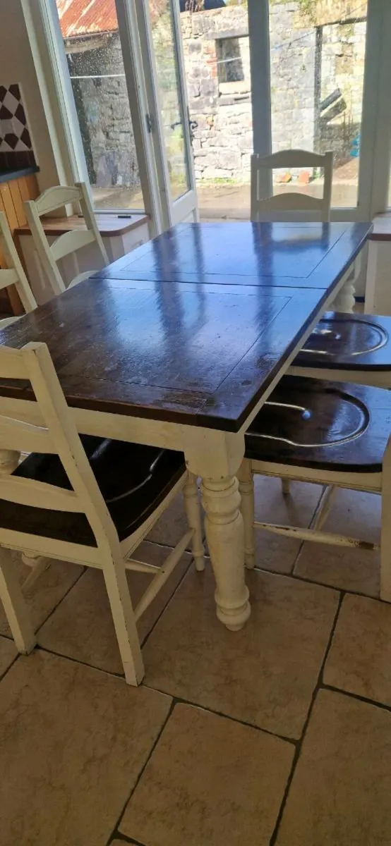 Kitchen table and chairs - Image 4
