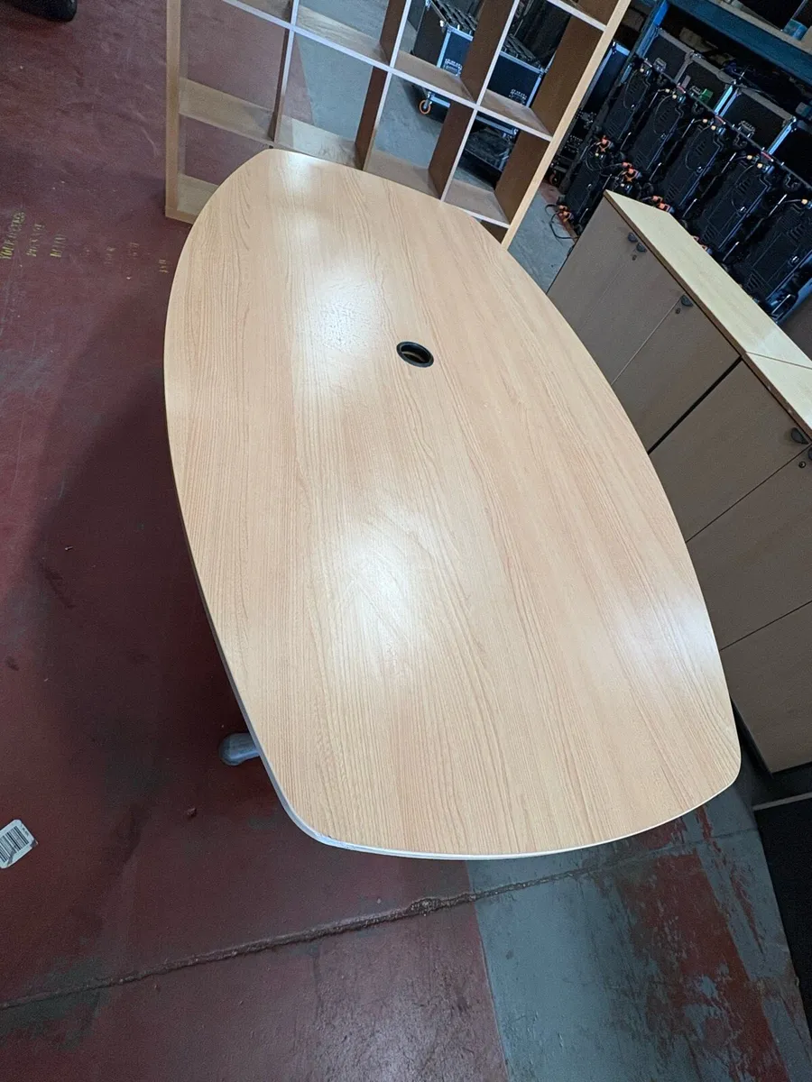Medium size board room table - Image 2