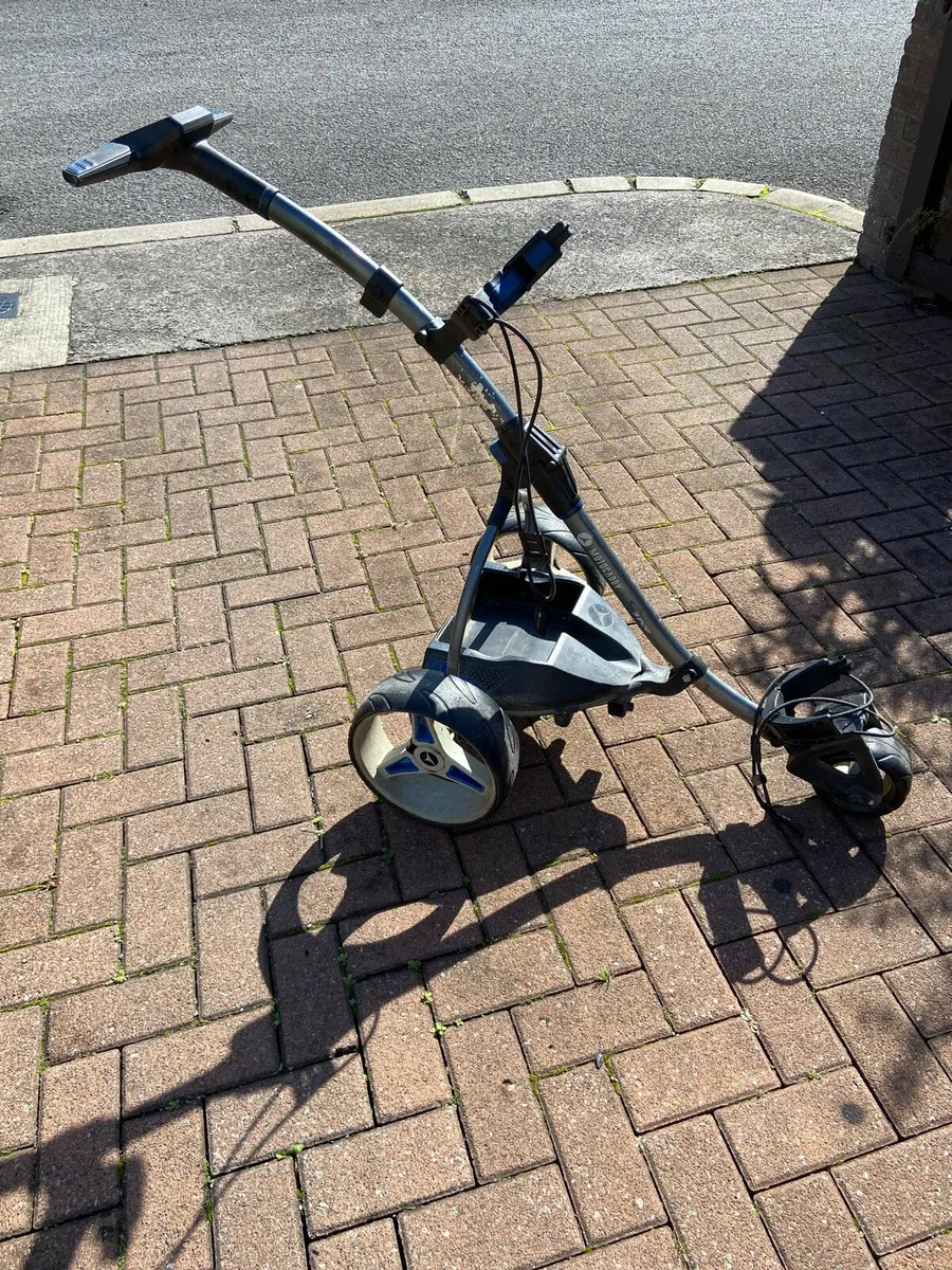 Motocaddy.   Golf.  Trolley
