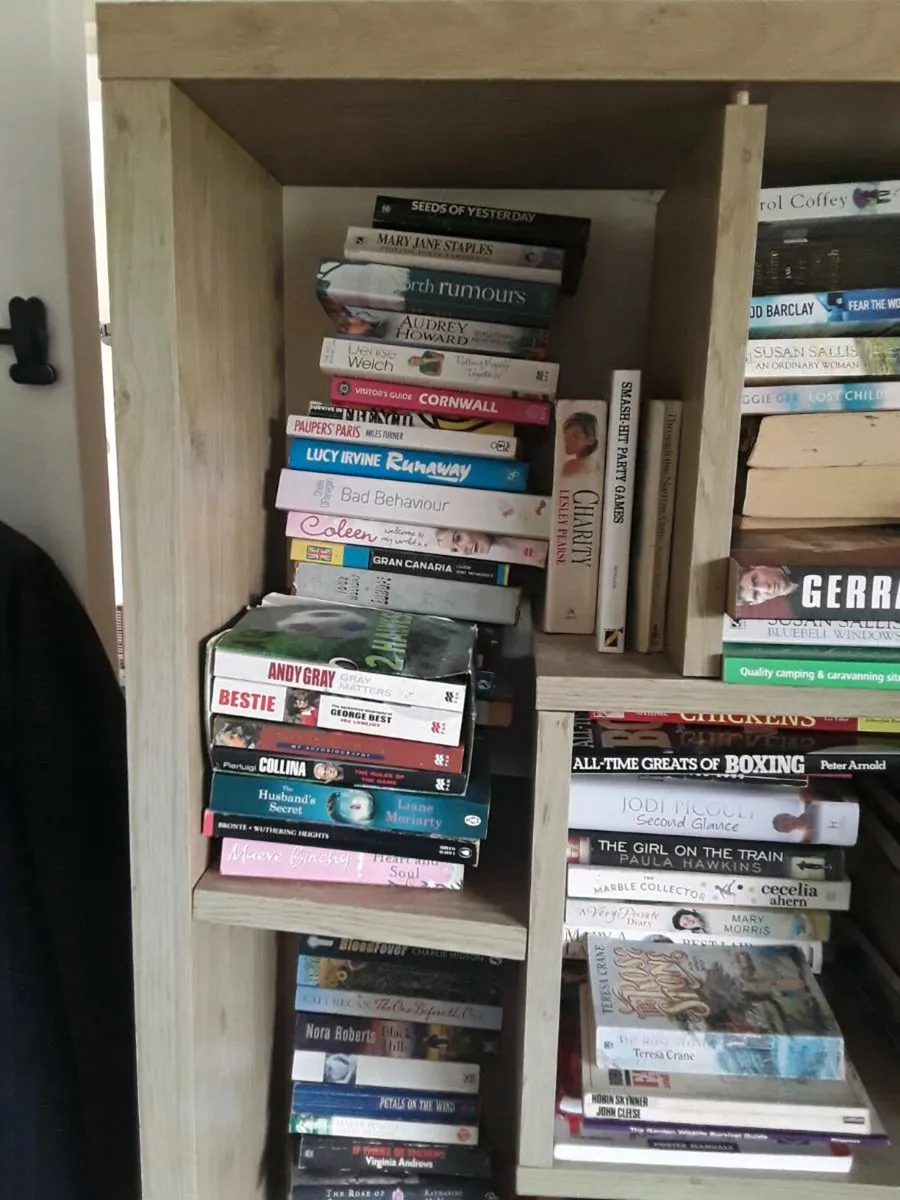 Books for sale sell the lot cheap - Image 2