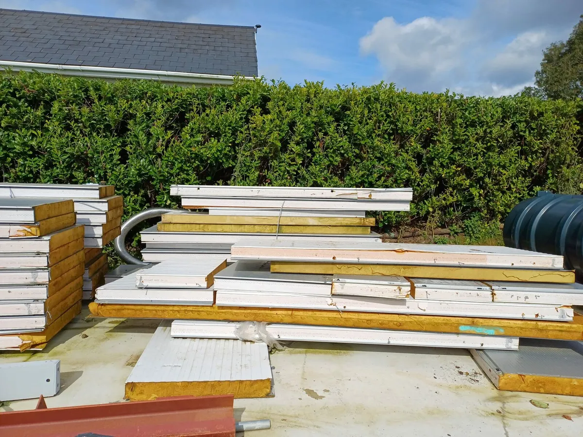 Purlins, cladding panels and steel for sale - Image 4