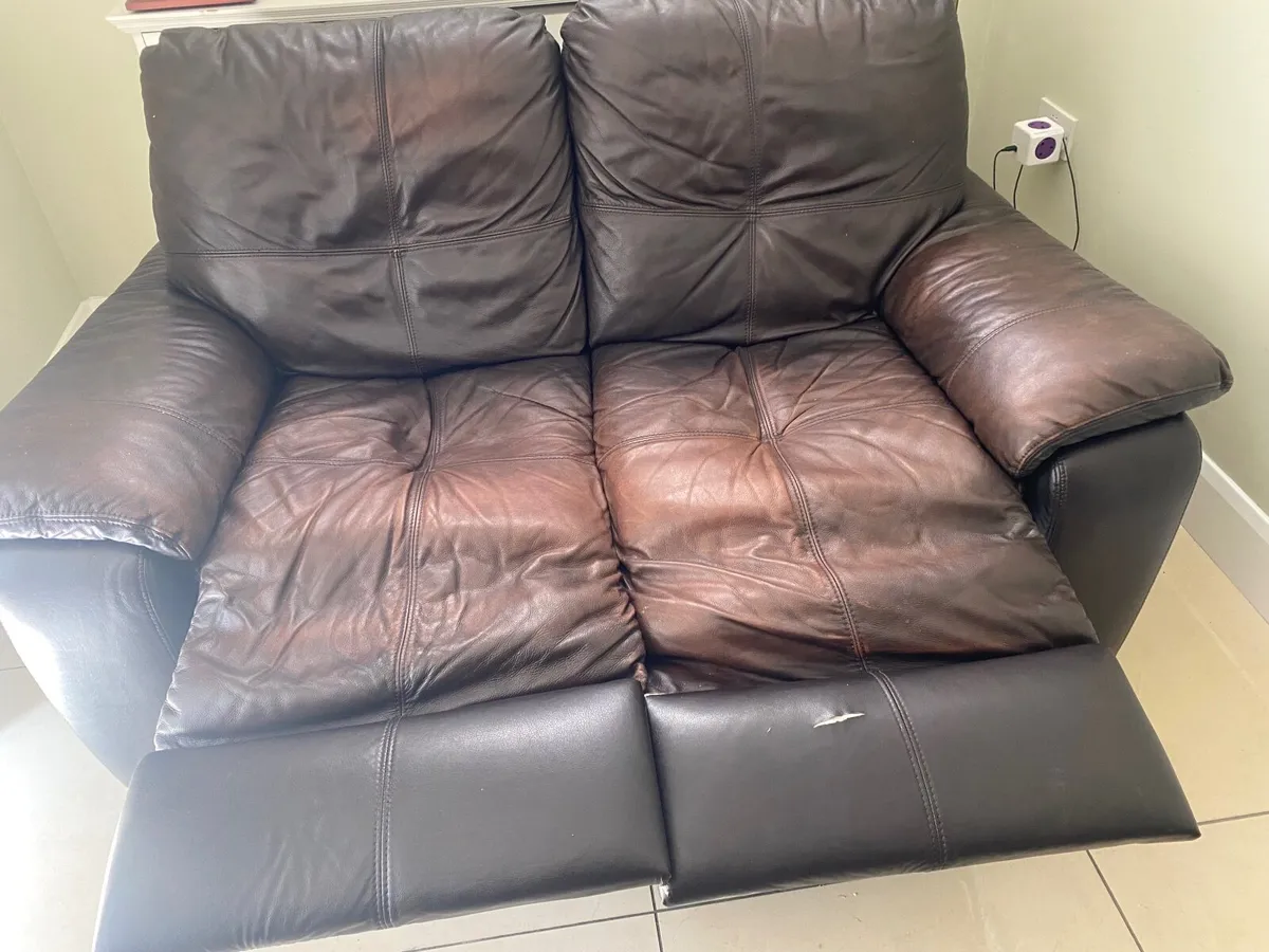 2 seater brown leather couch - Image 1