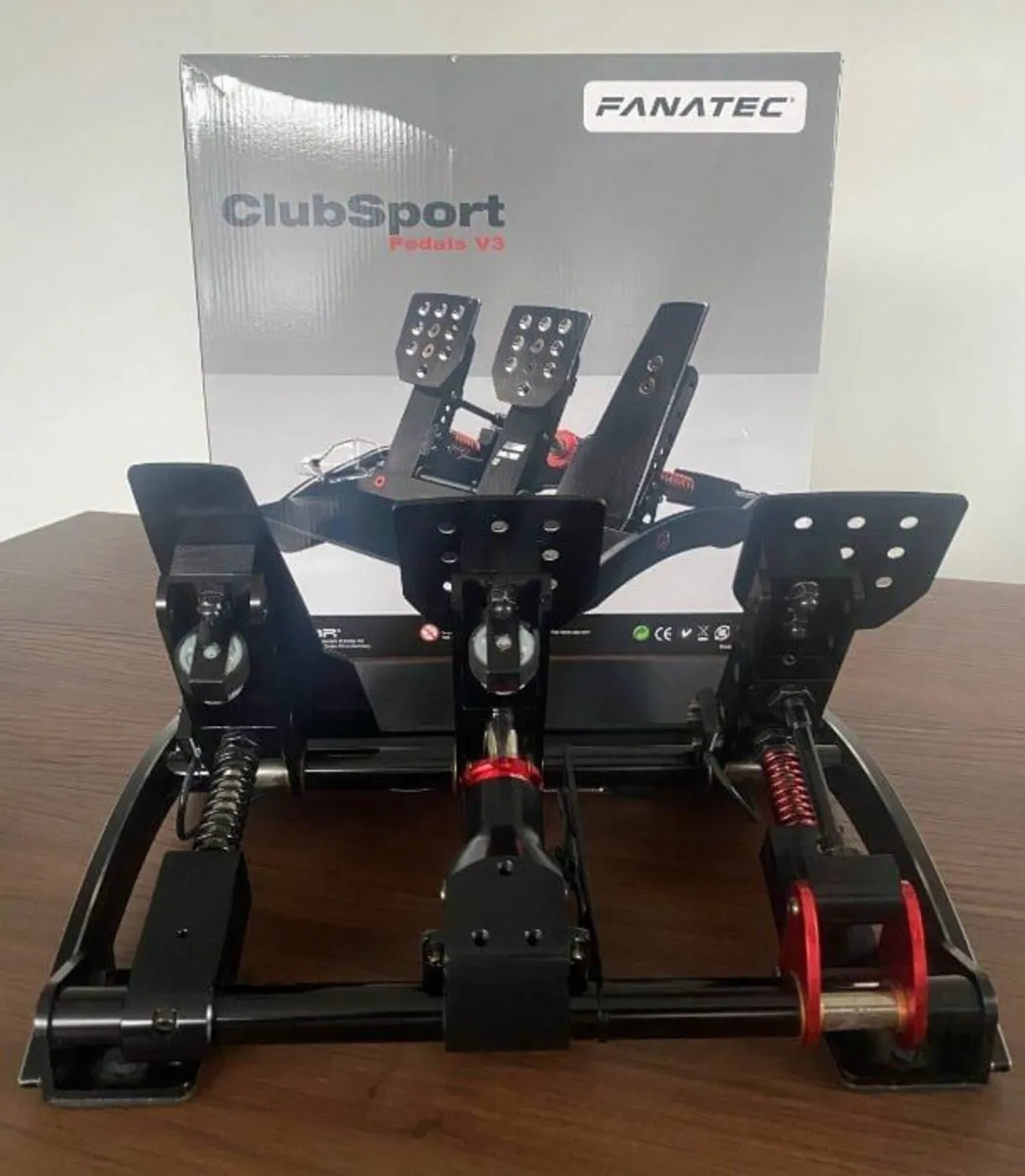 Fanatec Base V2.5 Pedals V3 BMW M3 GT2 F1 Wheels - Image 3