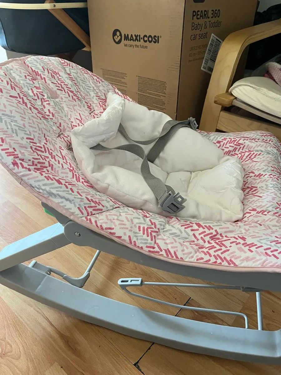 Baby/Toddler chair/bouncer - Image 4