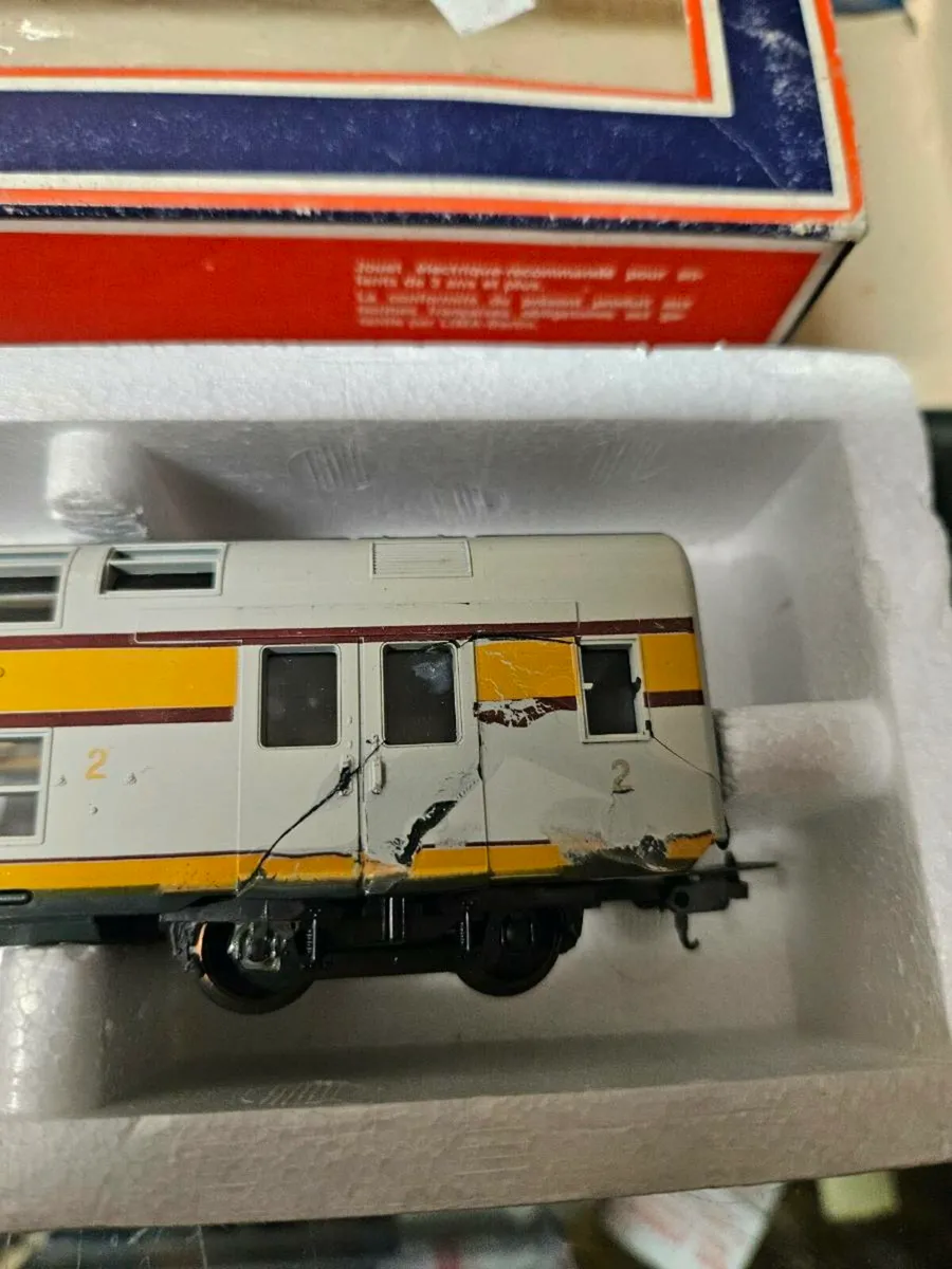 Hornby Lima HO Scale Carraige - Image 2