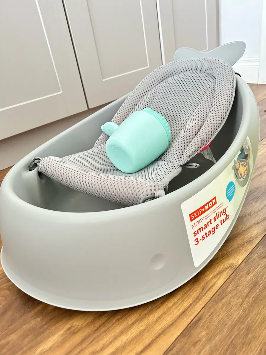 Skip hop baby bath and other accessories - Image 2