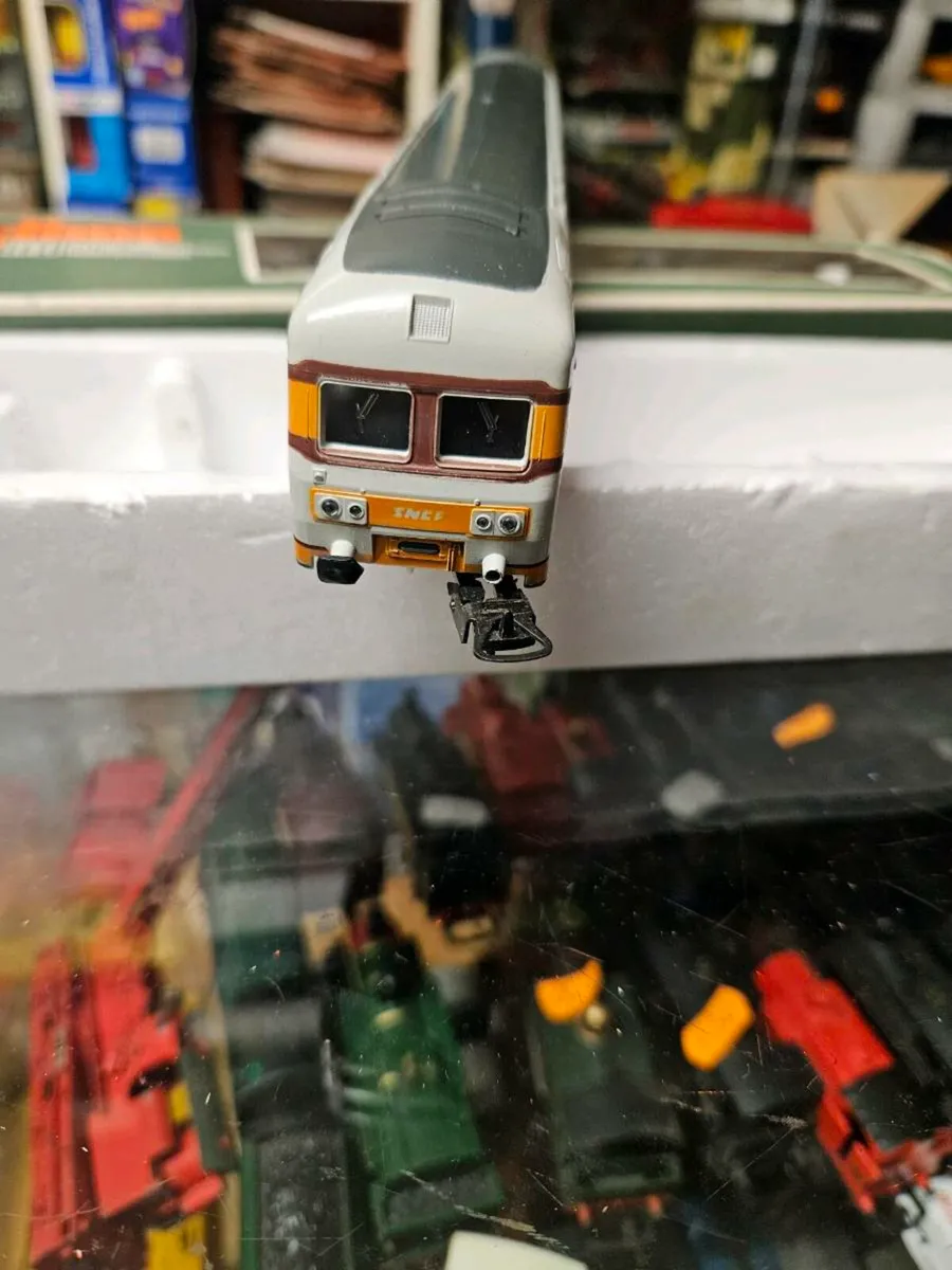 Hornby Lima HO Scale Carraige - Image 2