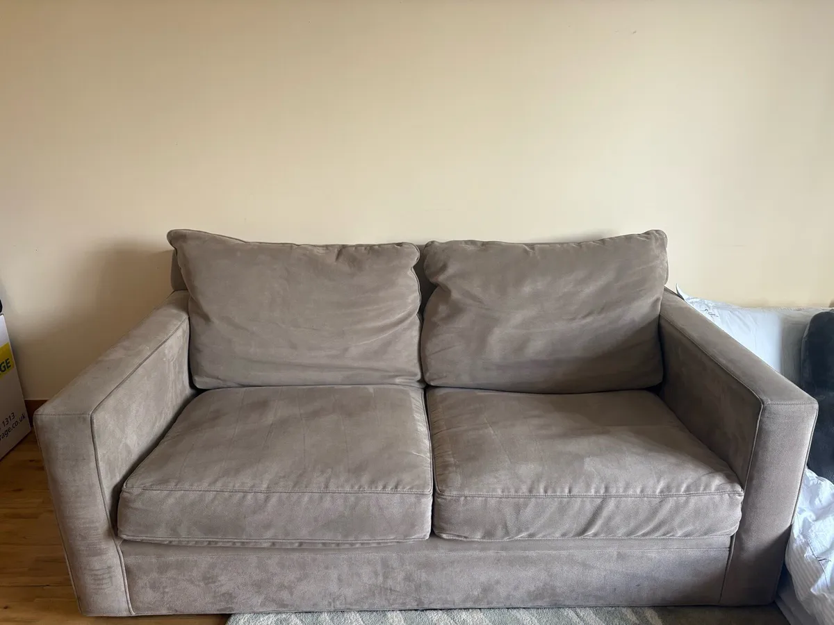 3&4 seater couch - Image 2