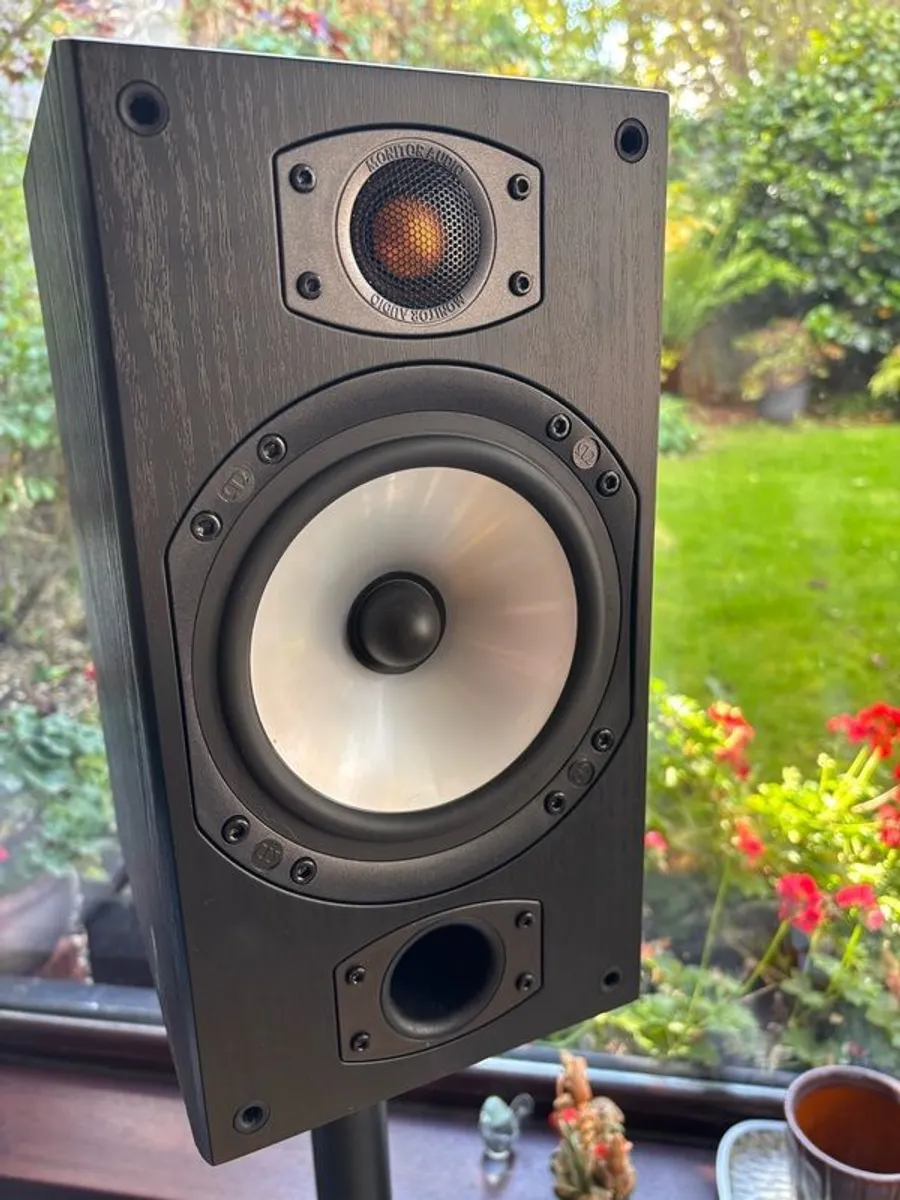 Monitor Audio Bronze B2 with stands - Image 3