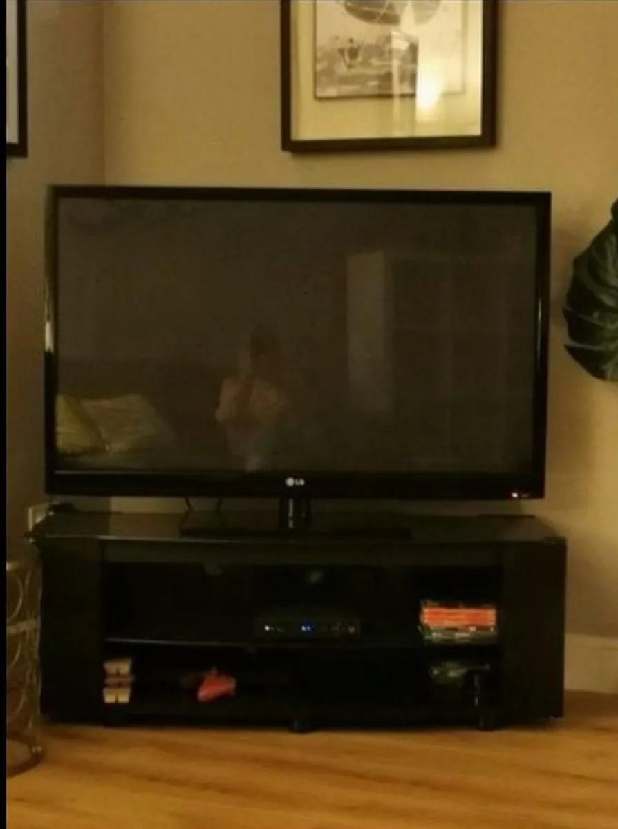TV table / stand - Image 1