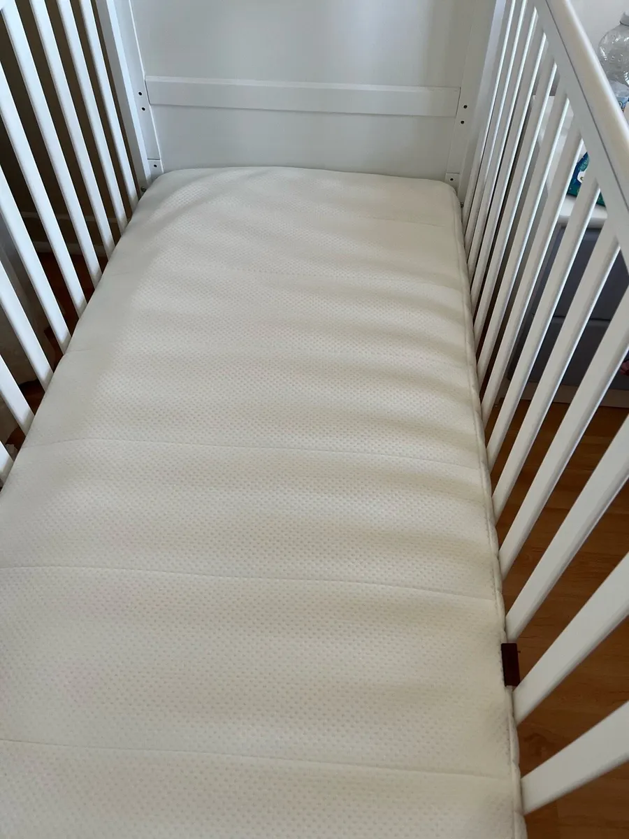 Good solid cot for baby or toddler - Image 3
