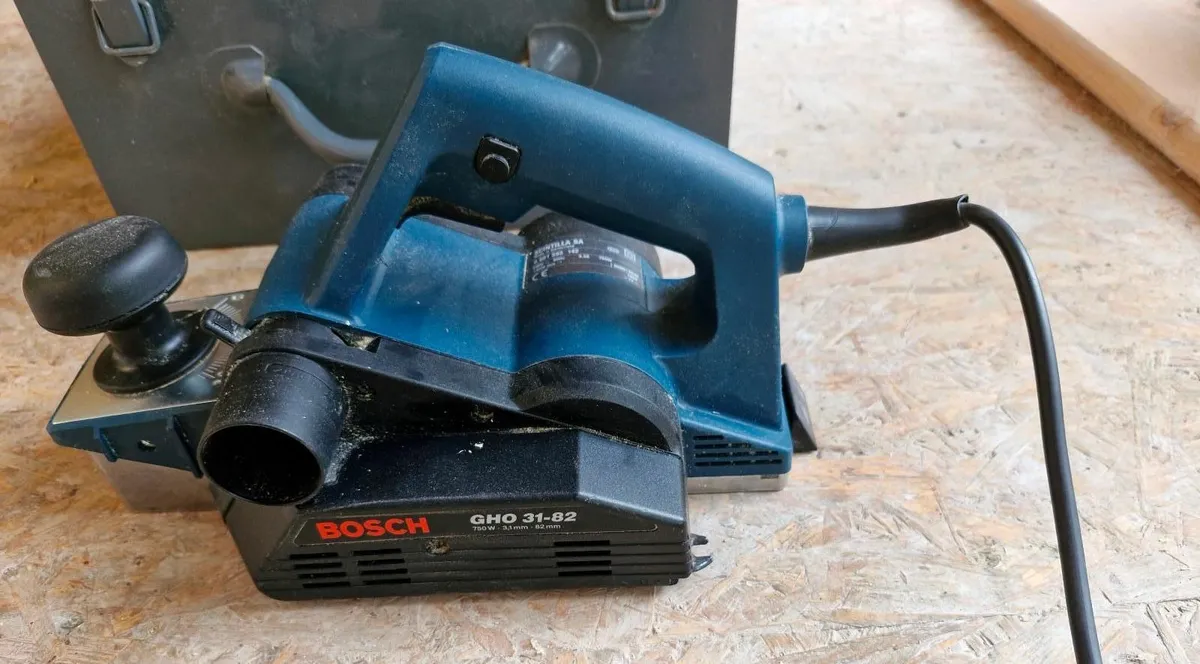 Bosch GHO 31-82 Electric Planer - Image 2