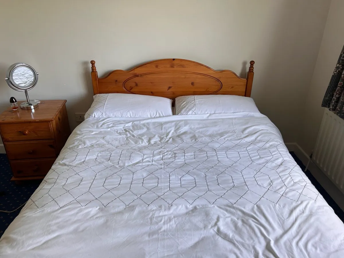 Bed - Image 1