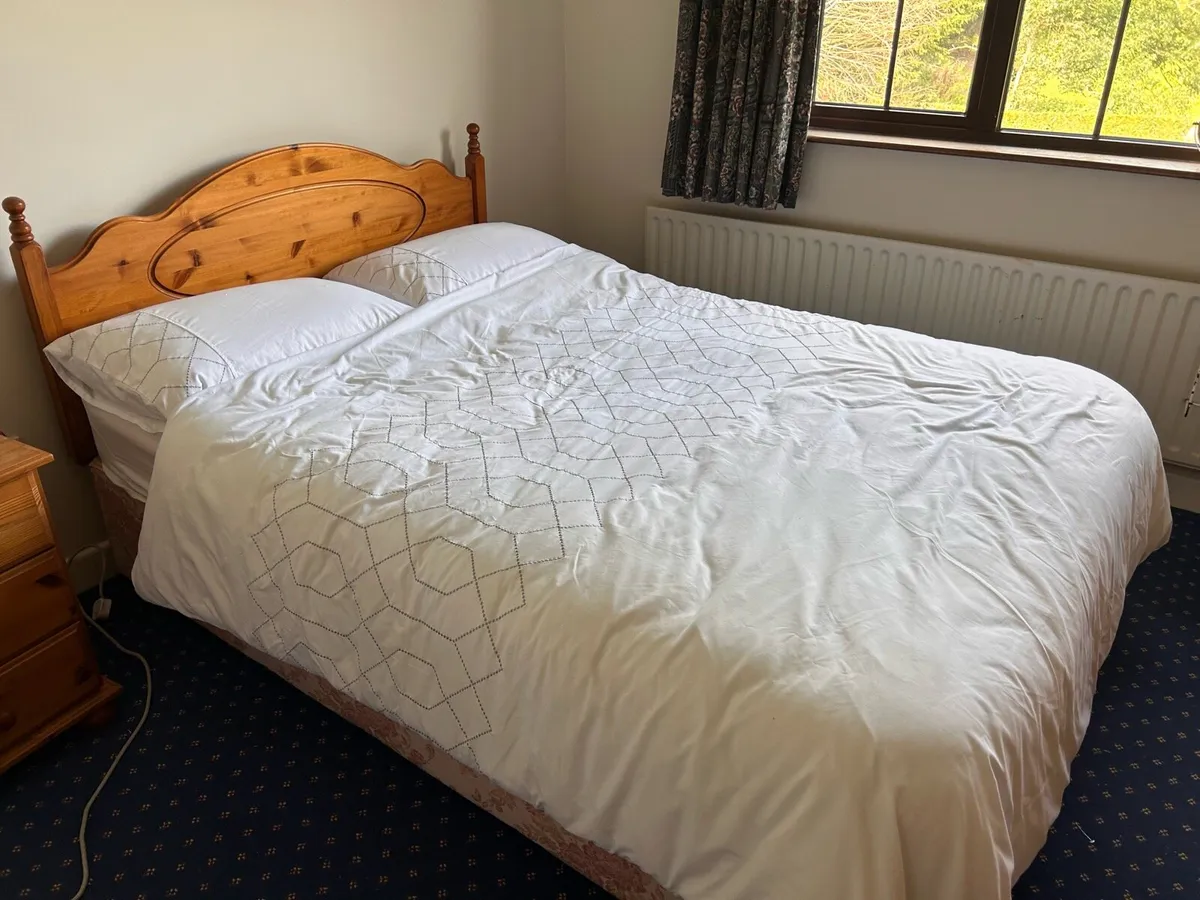 Bed - Image 2