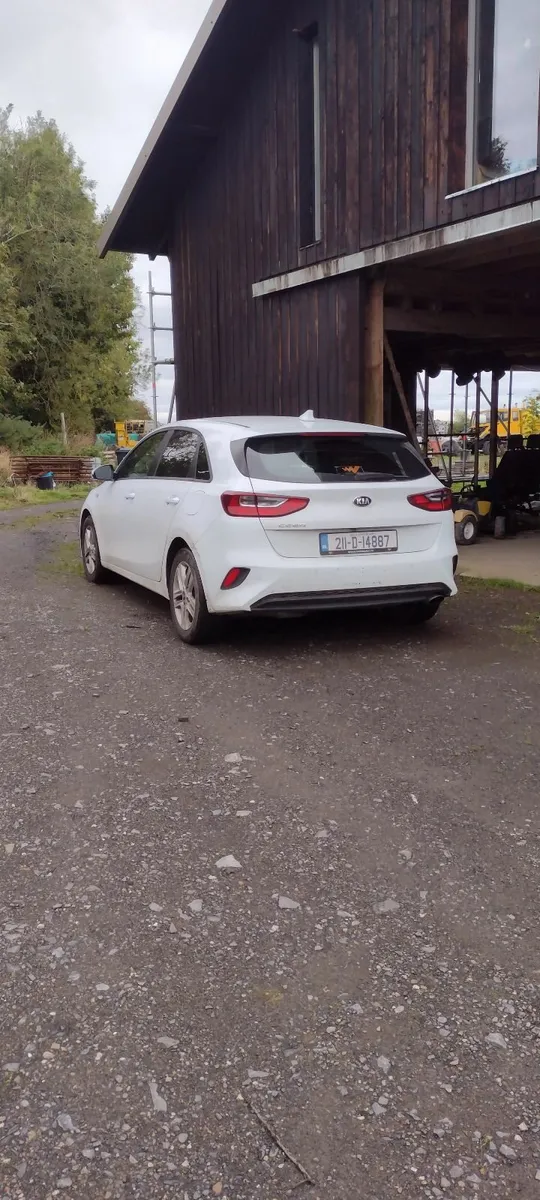 Kia Ceed 2021 - Image 2