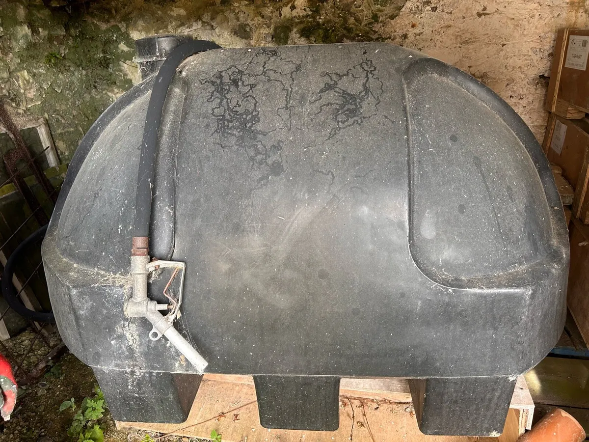 Fuel tank - Image 1