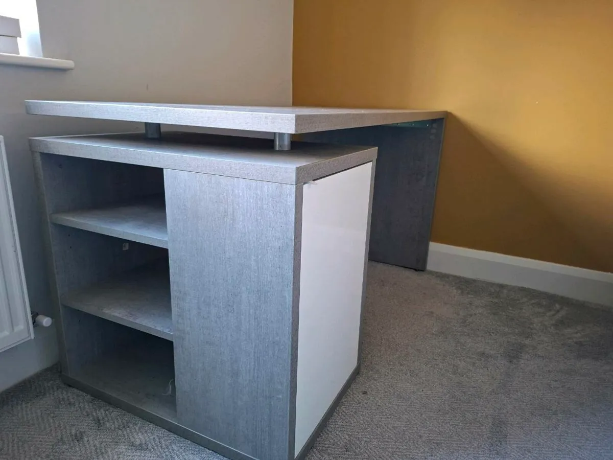 Office desk with storage - Image 2