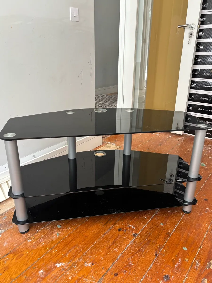Glass tv unit - Image 1