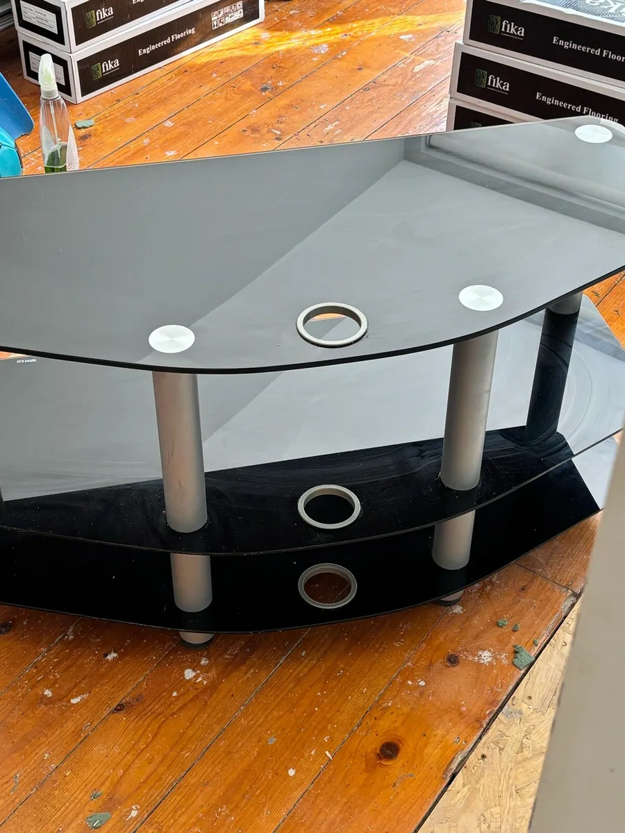 Glass tv unit - Image 2