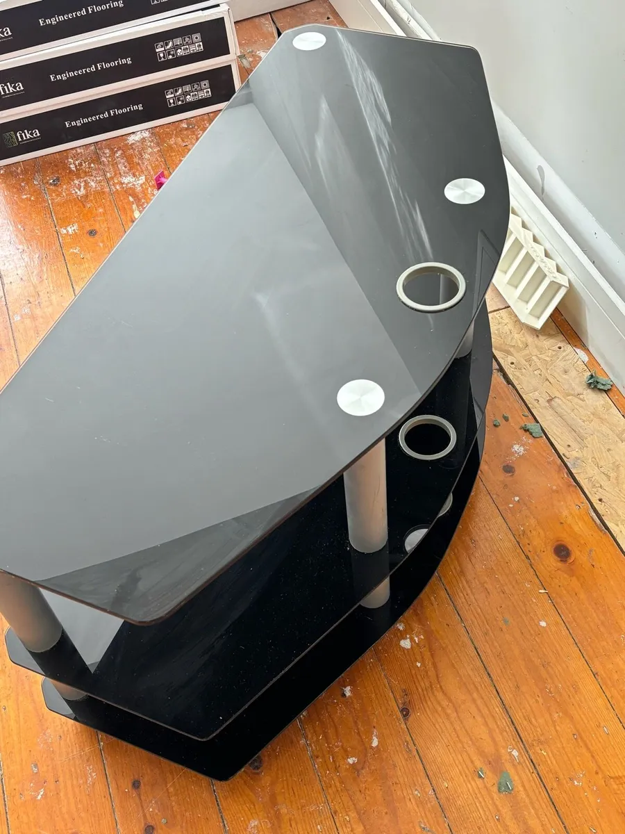 Glass tv unit - Image 3