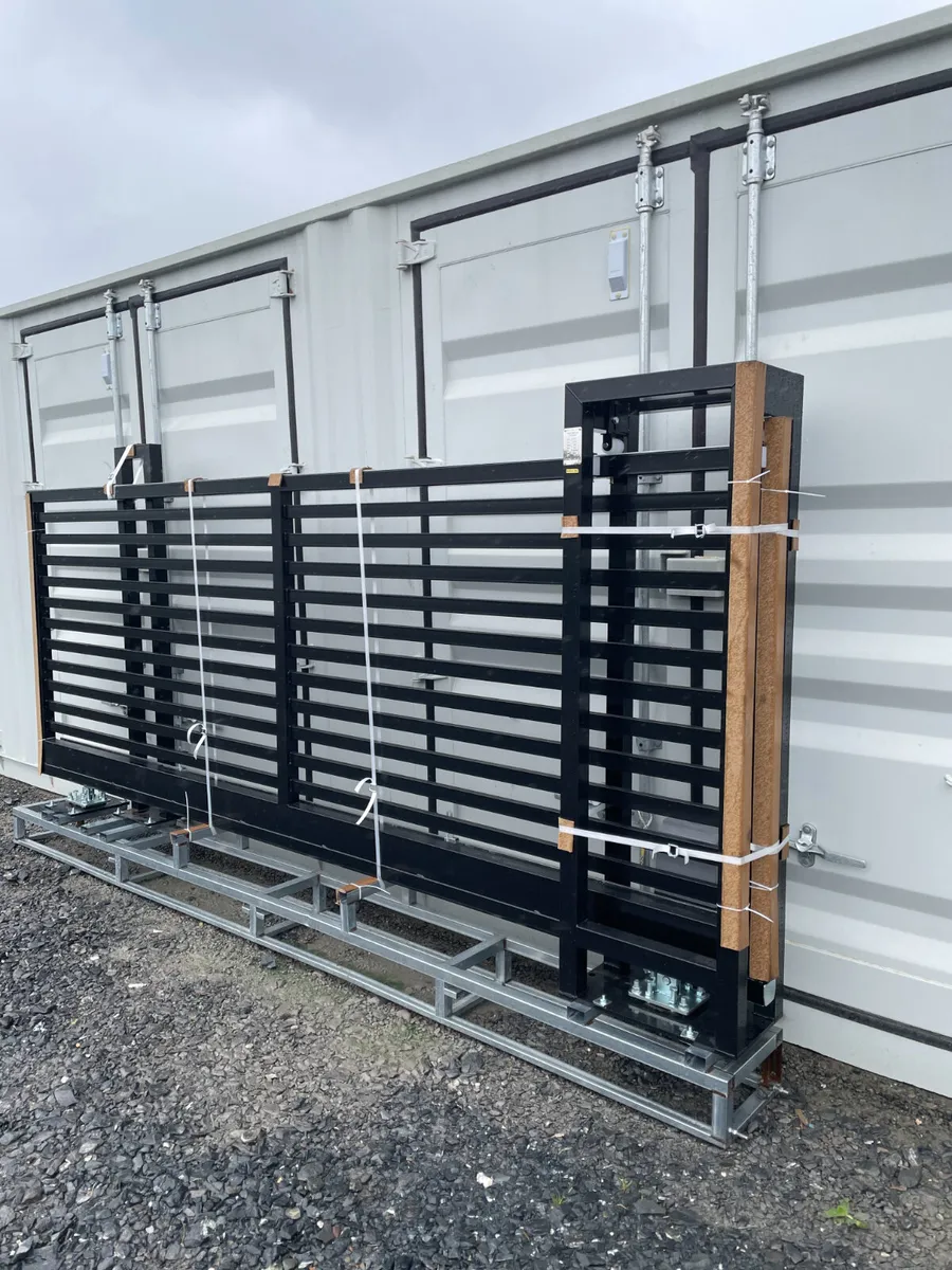 13FT Electric Cantilever Gate **Online Auction** - Image 4
