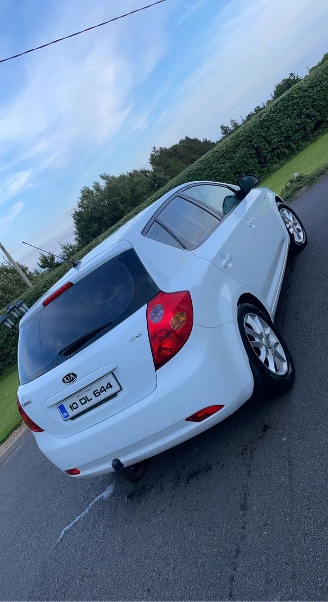 Kia Ceed 2010 - Image 4