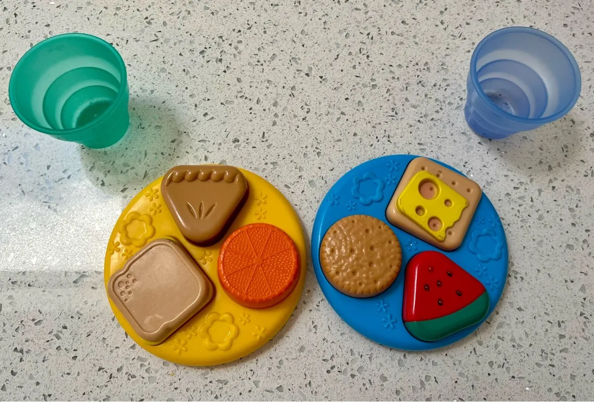 Leapfrog Shapes & Sharing Picnic Basket - Image 3