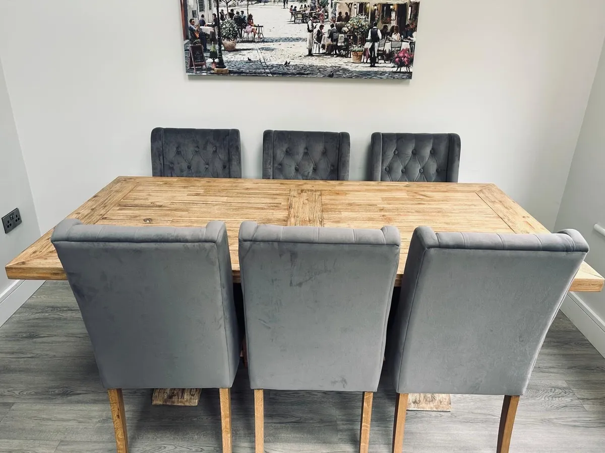 Dining room table and chairs - Image 1