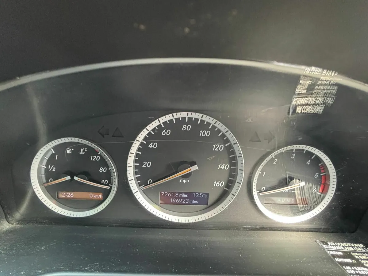 Mercedes-Benz C-Class 2008 - Image 2