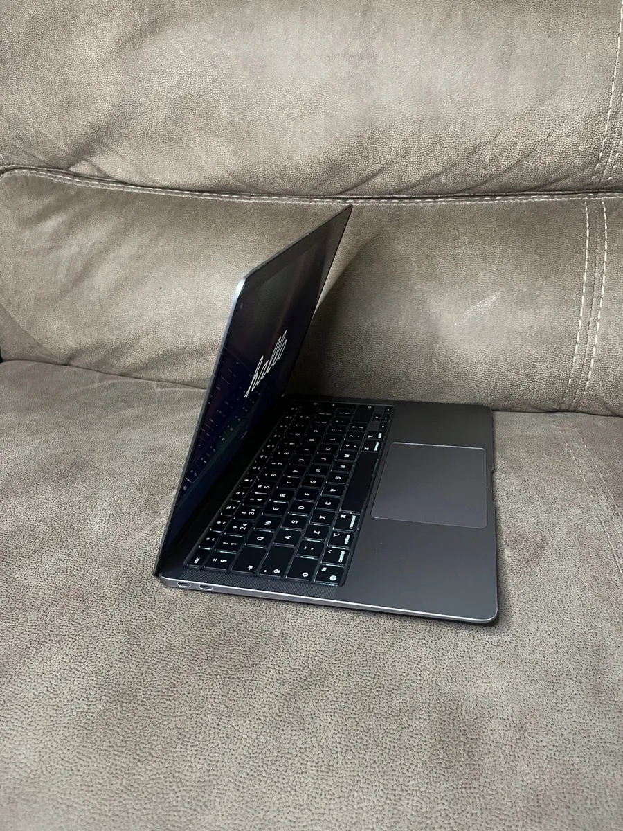 MacBook Air 2020 - Image 2