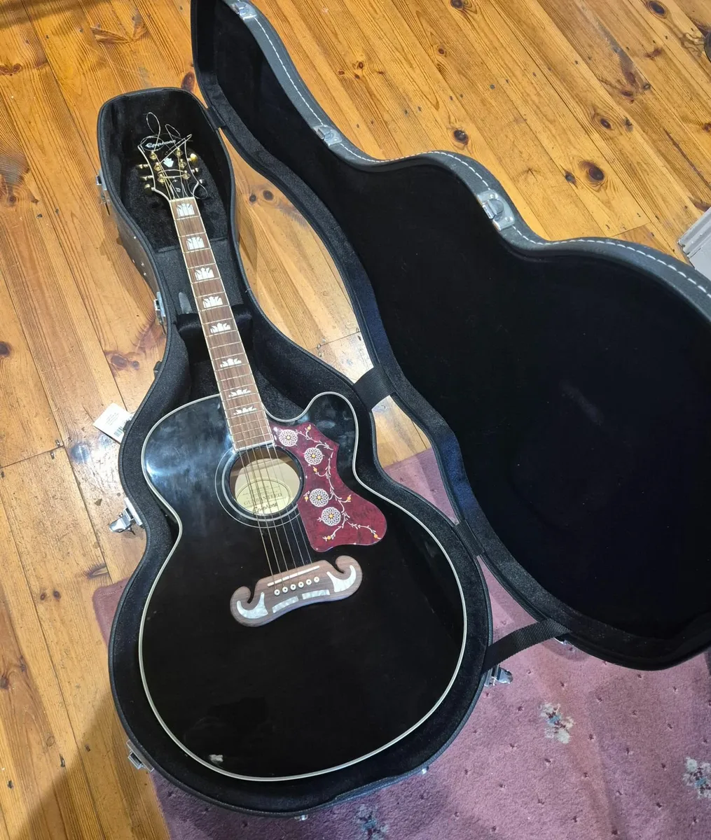 Acoustic jumbo Epiphone guitar with case - Image 2