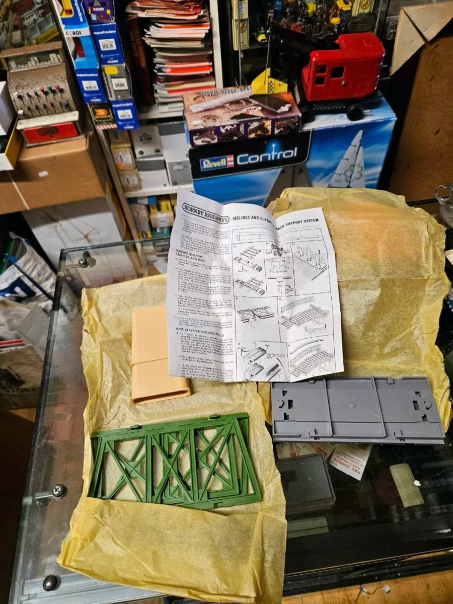 Hornby OO Gauge Girder Bridge - Image 1
