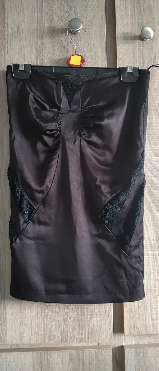 Satin look skirt with lace never worn size s - Image 2