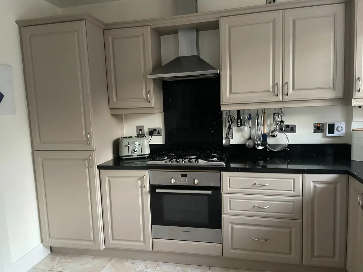 Fitted Kitchen - Image 3