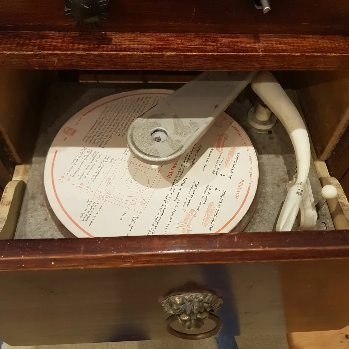Antique radio - Image 1